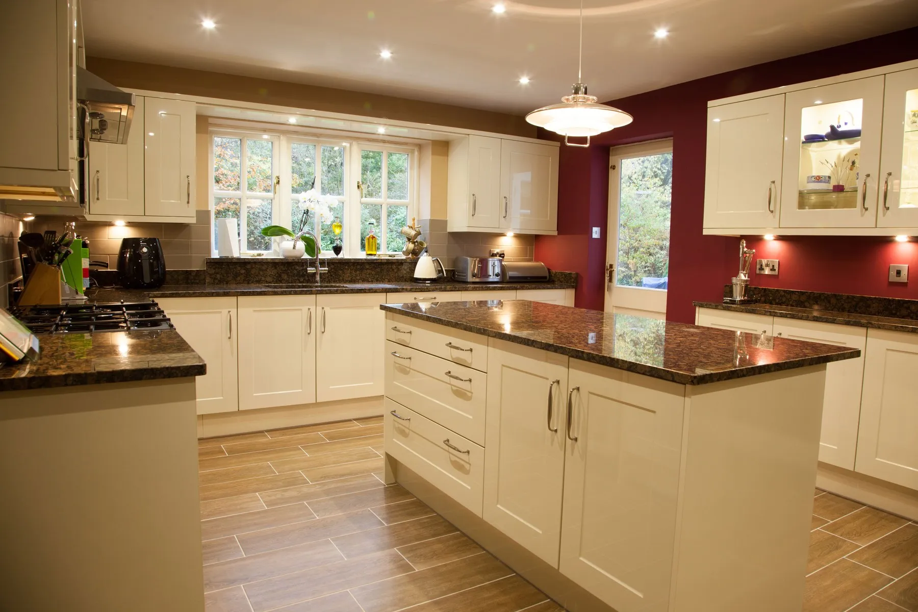 A kitchen island designed and fitted by Aspire in Rowtown